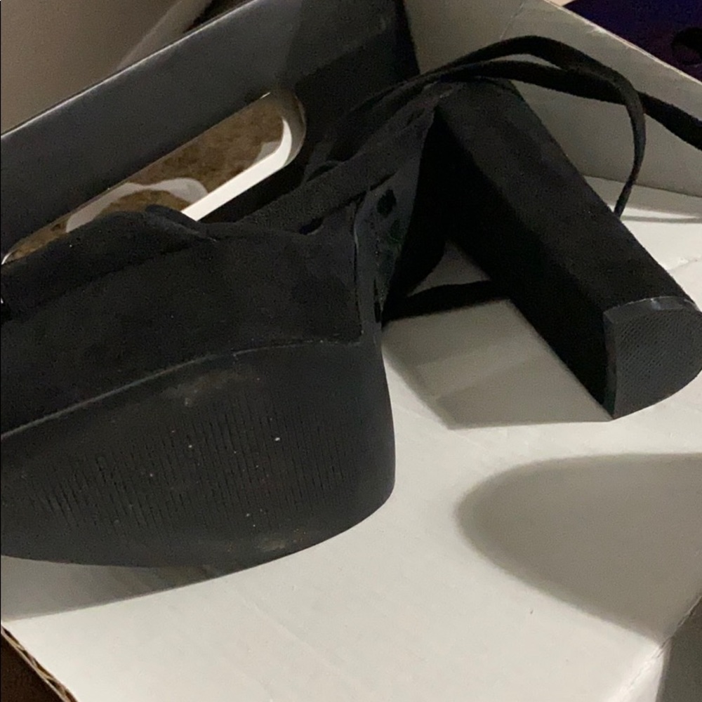 Strapped platforms - Picture 3 of 3